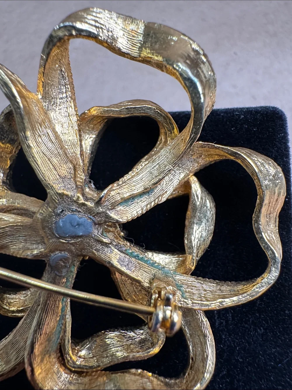 Gold Vintage Flower Brooch with  Crystal Gem Center - Women Jewelry